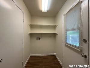 Building Photo - 7550 Ledgebrook Dr