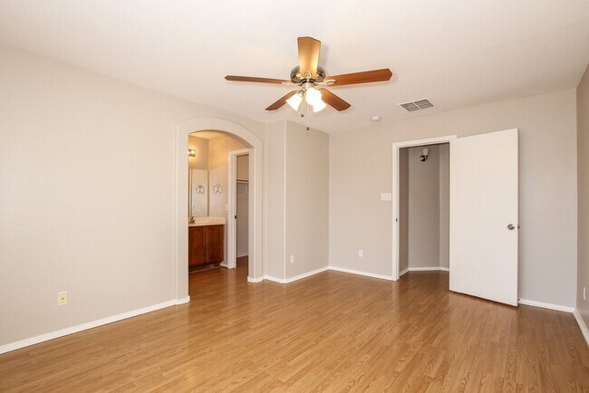 Building Photo - 13221 W Acapulco Ln