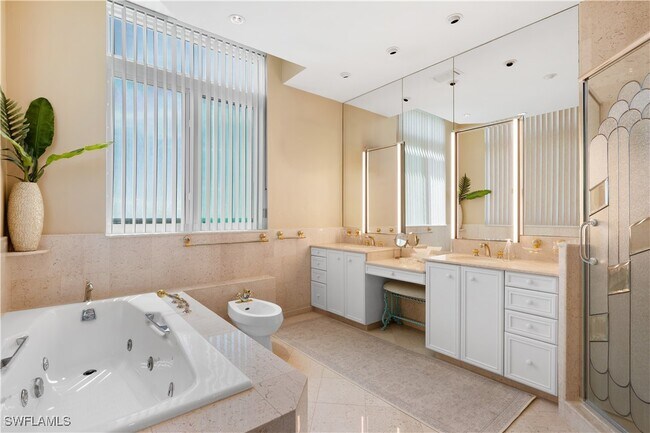 Building Photo - 7515 Pelican Bay Blvd