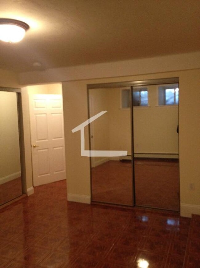 Building Photo - No Brokers Fee Conve nient Brookline Location.Eat-in Kitchen, Laundry on a Site