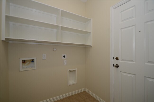 Building Photo - 23207 Dewflower Dr