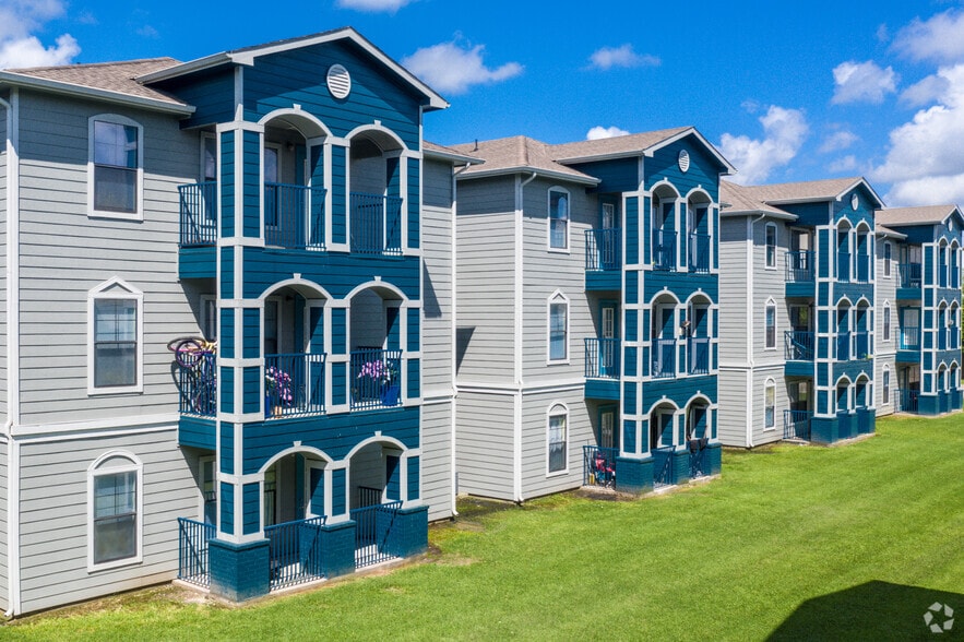 Building Photo - Edge Estates