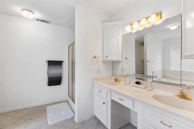 Building Photo - 467 Pinnacle