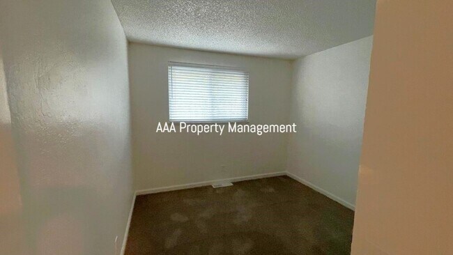 Building Photo - Concord The Crossings Beautiful 3 bedroom 2.5 bath, remodeled kitchen, 2 car garage