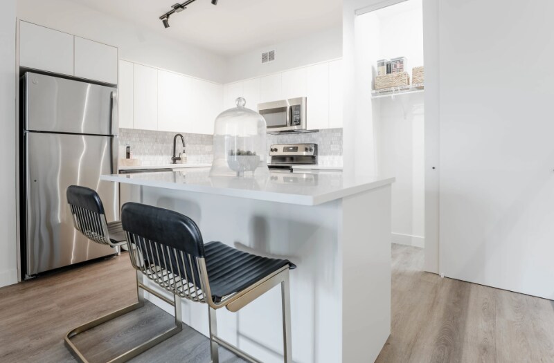 Building Photo - 24 E Chestnut St