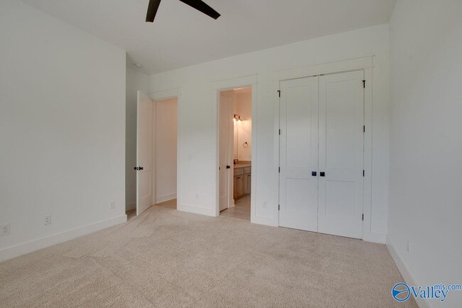 Building Photo - 6128 Pembrook Pond Pl SE