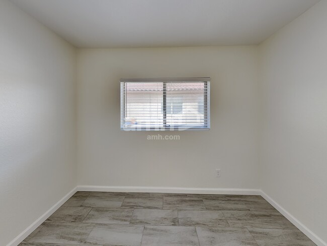 Building Photo - 3894 W Oak Springs Terrace