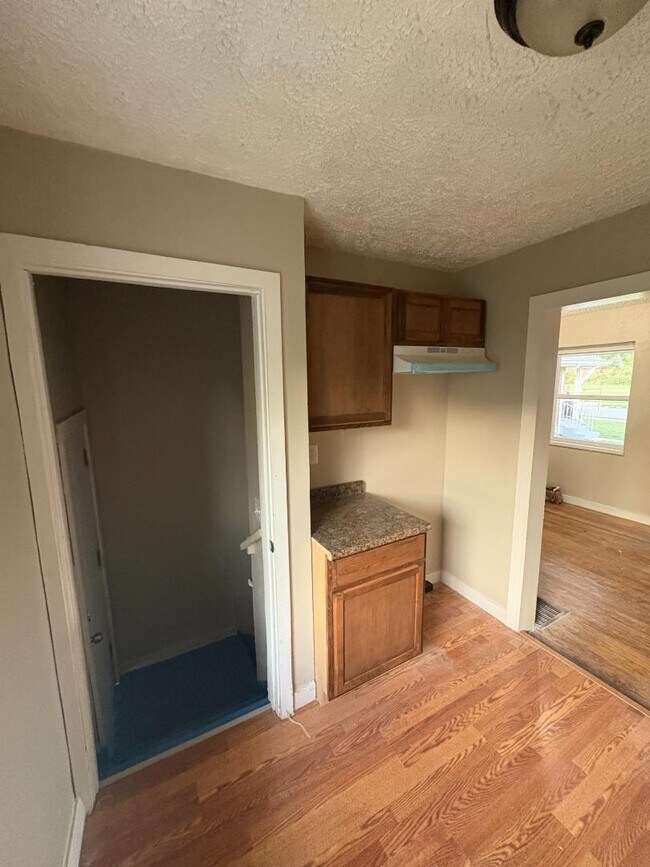 Building Photo - 1623 Harold Dr