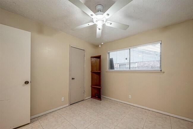 Building Photo - 9318 Benning Dr