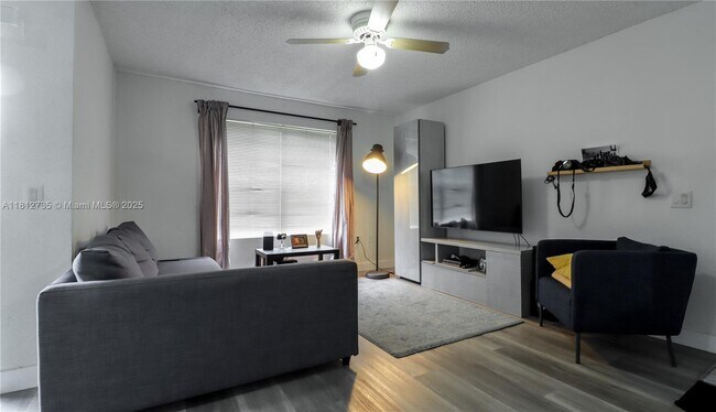 Building Photo - 10371 SW 150th Pl