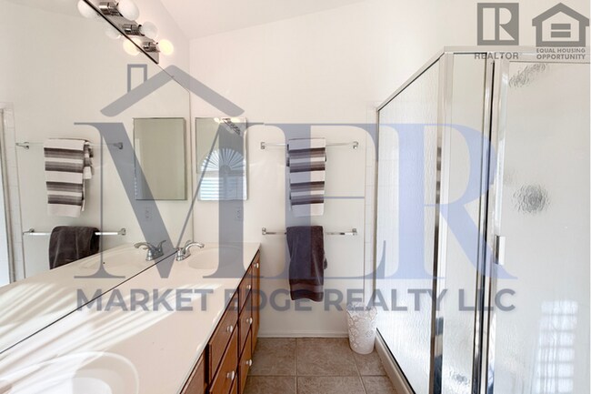 Building Photo - 4Bed/2Bath Home In Glendale w/Golf Course ...