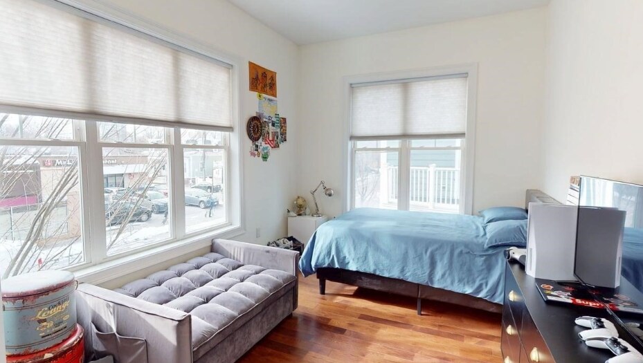 Building Photo - 4 Market St