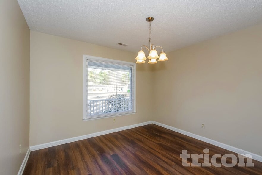Building Photo - 5 Seton Hall Ct