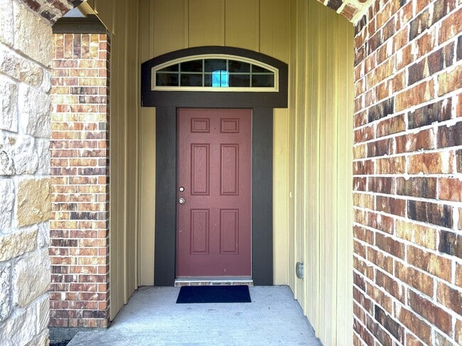 Building Photo - 117 Green Haven Dr