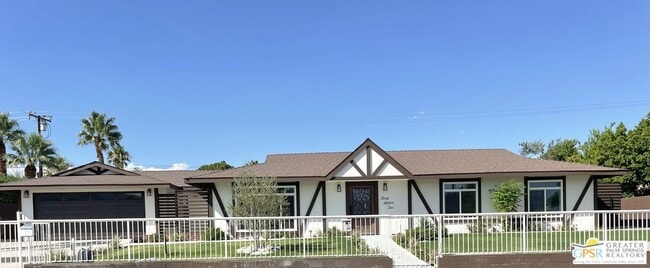 Primary Photo - 372 E Molino Rd