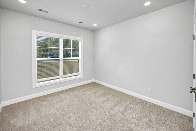 Building Photo - Brand-New 4BR Home in Prime Columbia Location!