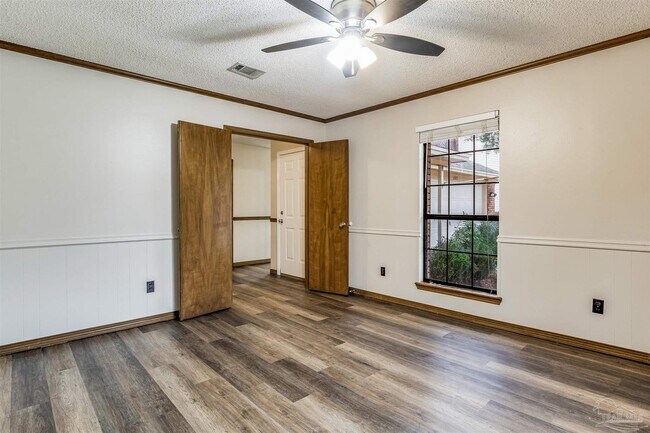 Building Photo - 6327 Heart Pine Dr