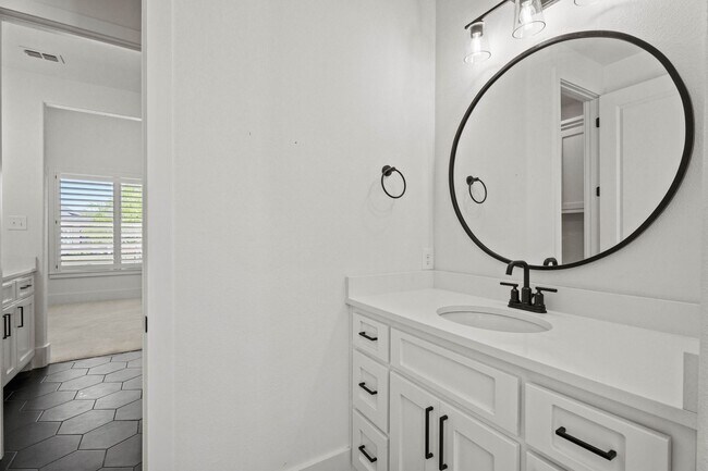 Building Photo - Luxury Home in Kelsey Park