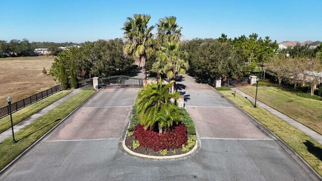 Building Photo - 925 Terra Vista St