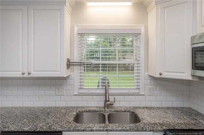 Building Photo - 401 Southwick Dr