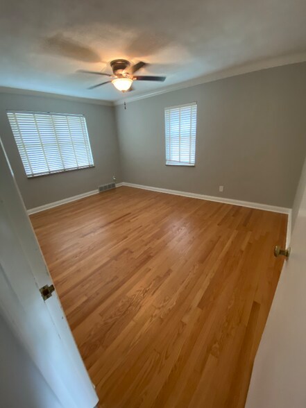 Building Photo - 10718 Charrette Dr