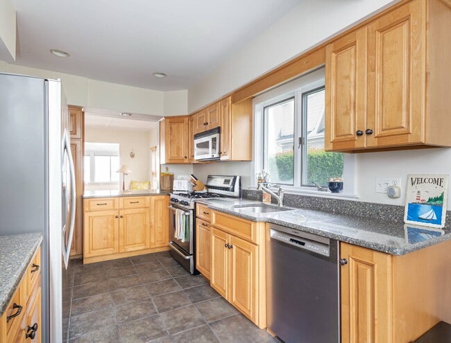 Building Photo - 69 Lockitt Dr