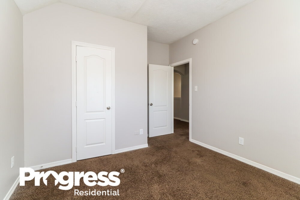 Building Photo - 12015 Raven View Dr