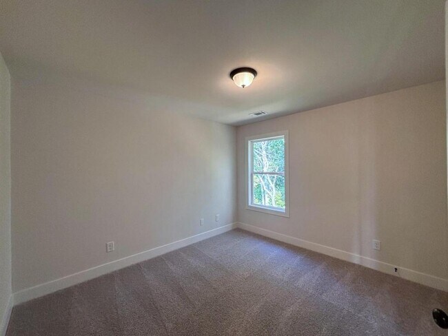 Building Photo - 4420 Whitetail Path Cove