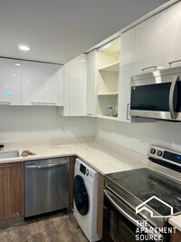 Building Photo - 941 W Carmen Ave