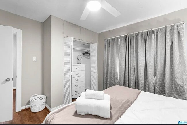 Building Photo - Newly 2 Bedroom Remolded Home/ Area
