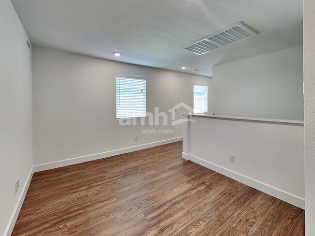 Building Photo - 10186 W Oleta Ave