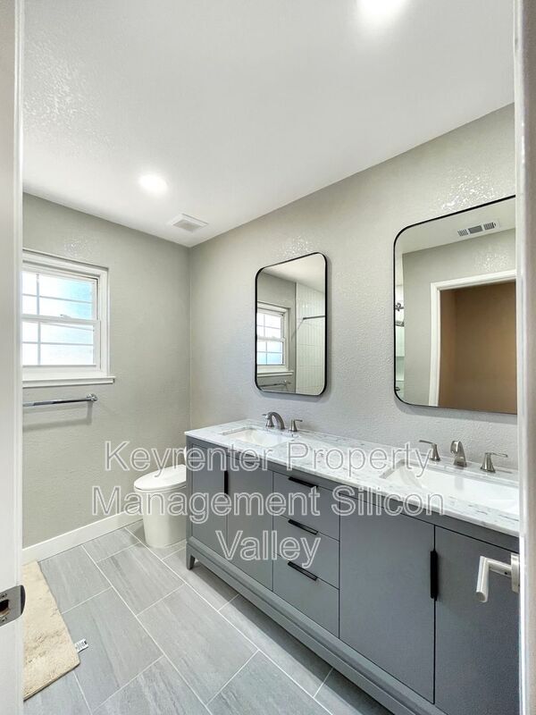 Building Photo - 1806 Blackmore Ct