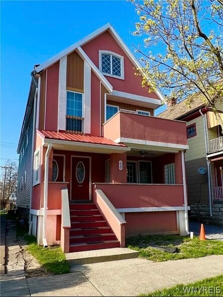 Building Photo - 48 Laurel St