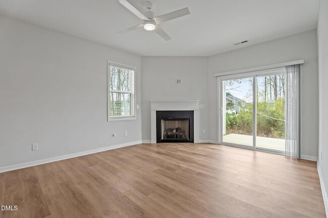 Building Photo - 745 Putney Hl Rd