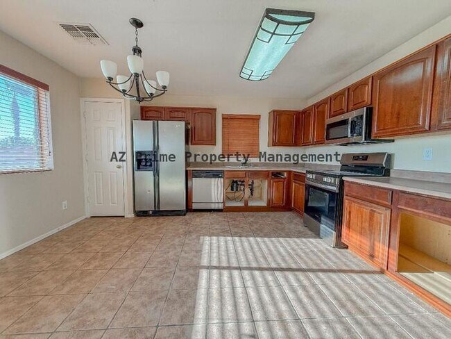 Building Photo - 24016 N Oasis Blvd