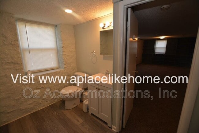 Building Photo - 4340 W 51st St