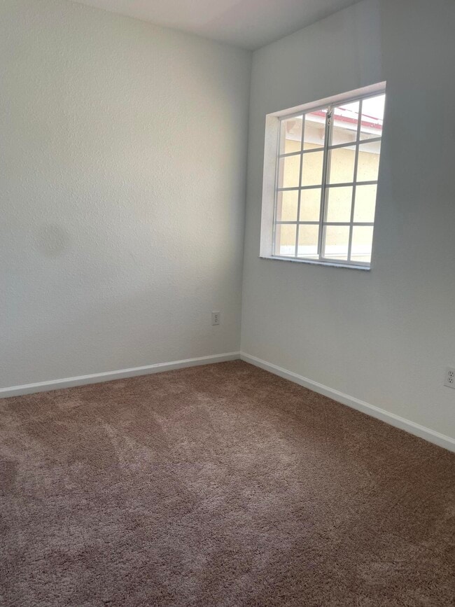 Building Photo - 5008 SE Mariner Garden Cir