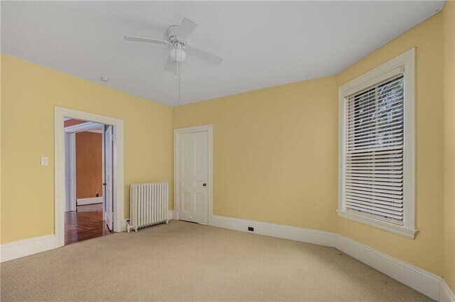 Building Photo - 22 Sycamore St