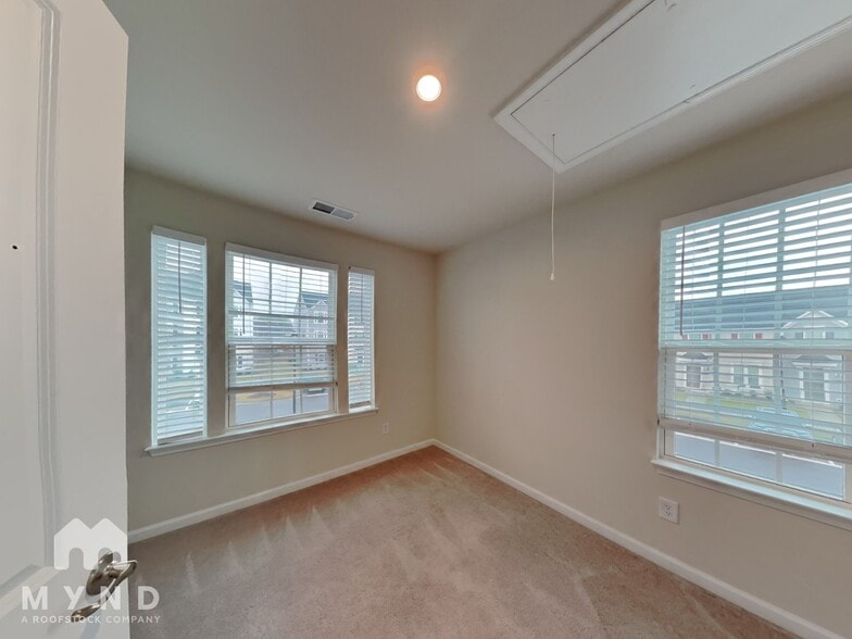 Building Photo - 8601 Red Canyon Way