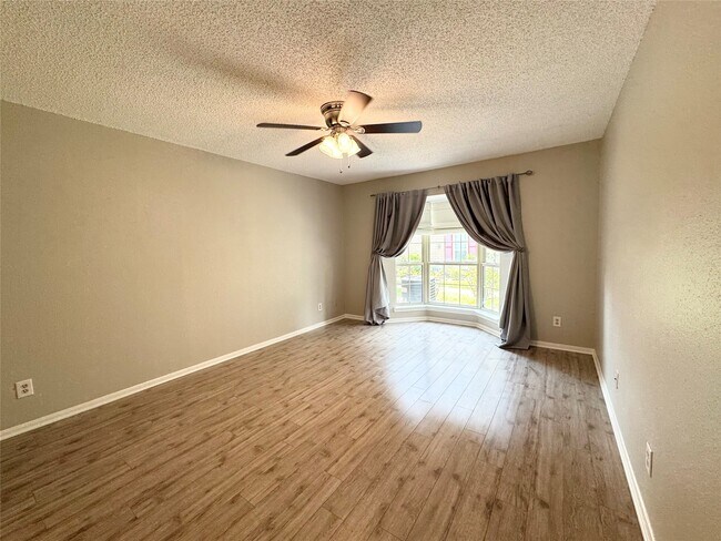 Building Photo - 2120 El Paseo St
