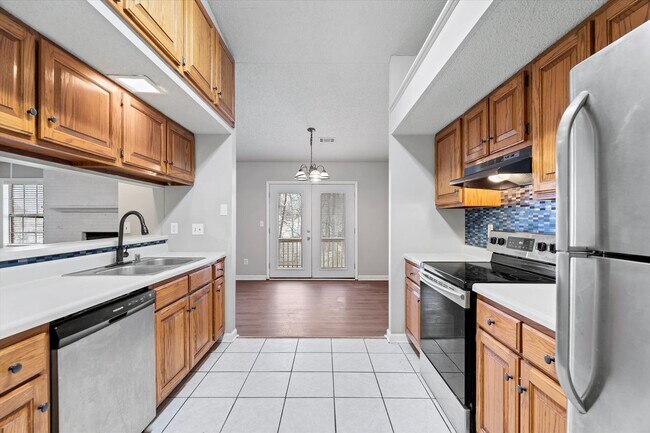 Building Photo - 3 Bed • 2 Bath • Valley View School District