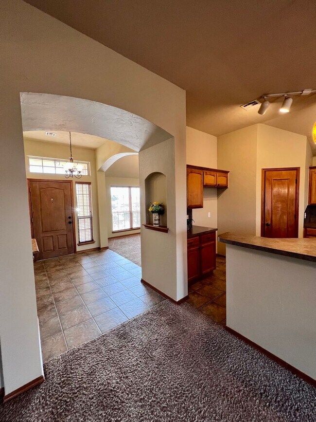 Building Photo - Beautiful home in Heatherwood addition in Moore!