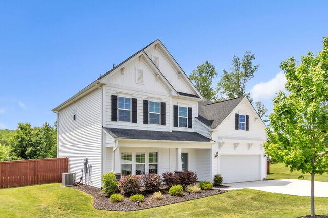 Building Photo - Charming 4-Bed Retreat with Fireplace – Spacious 2631 Sq Ft in Easley, SC, Zoned for Wren Schools