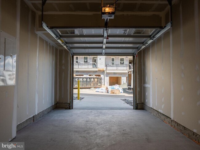 Building Photo - 14965 River Walk Way