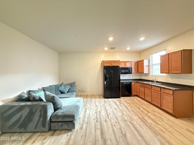 Building Photo - 2372 E Dust Devil Dr