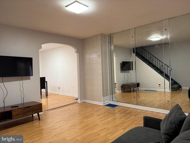 Building Photo - 2726 S 8th St