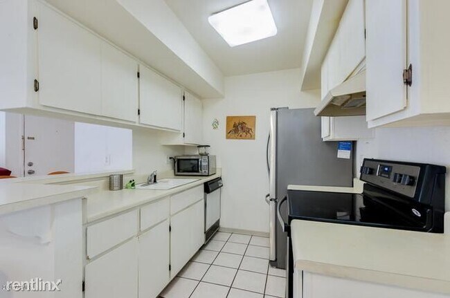 Building Photo - 4444 E Paradise Village Pkwy N