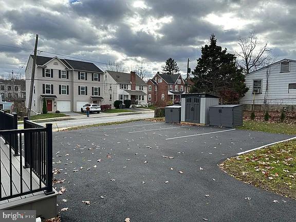 Building Photo - 104 Stuart Ave