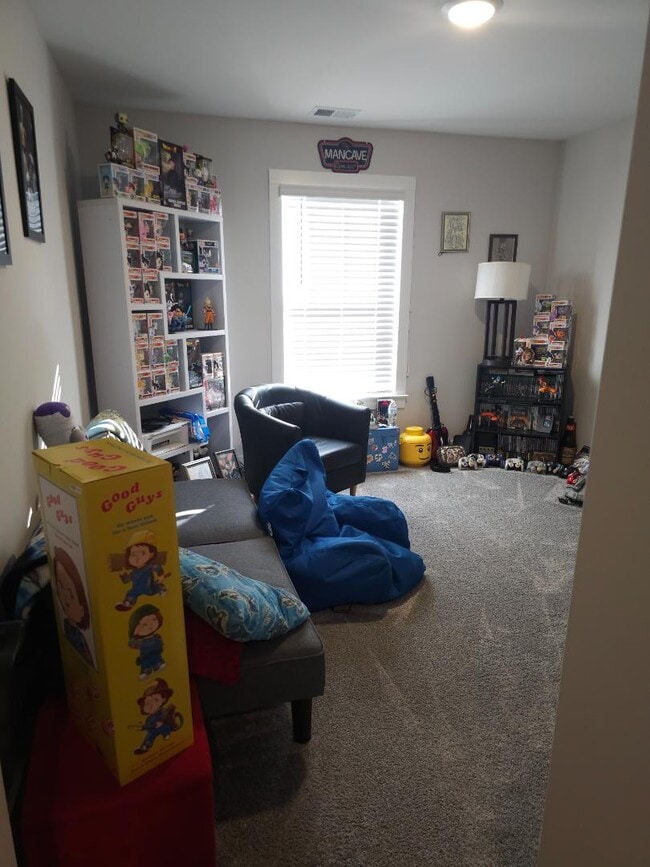 Building Photo - 425 Bee Cv Wy