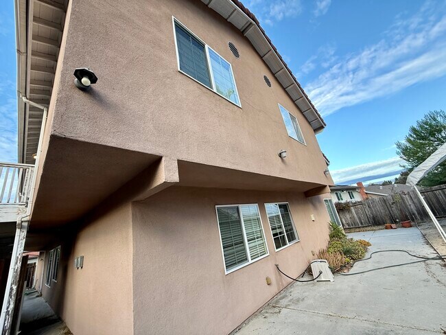 Building Photo - 12665 Sundance Ave